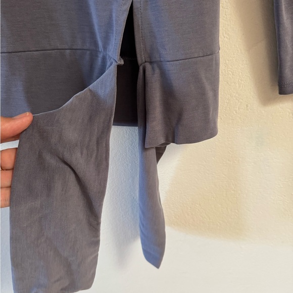 Banana Republic long sleeve medium dove grey blouse with tie at the hip - Picture 3 of 5